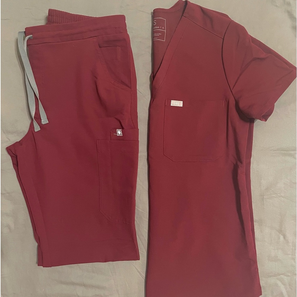 Figs Women's Scrub Set in Burgundy